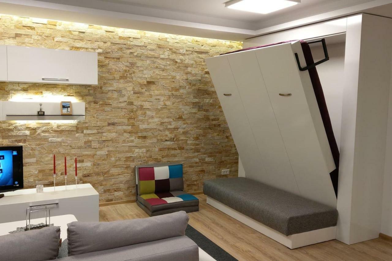 Studio 10 Busteni Luaran gambar